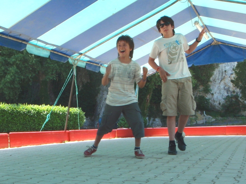 Village Camps International Summer Camp Ard&egrave;che, France 2019-07-26 https://www.villagecamps.com/journals_admin/images/21-23-Georgy the winner!.jpg